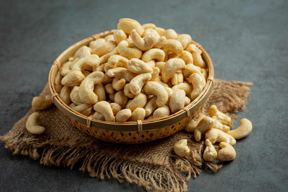 Benefits of Cashews: Manage Weight, Control Diabetes, and Strengthen Bones